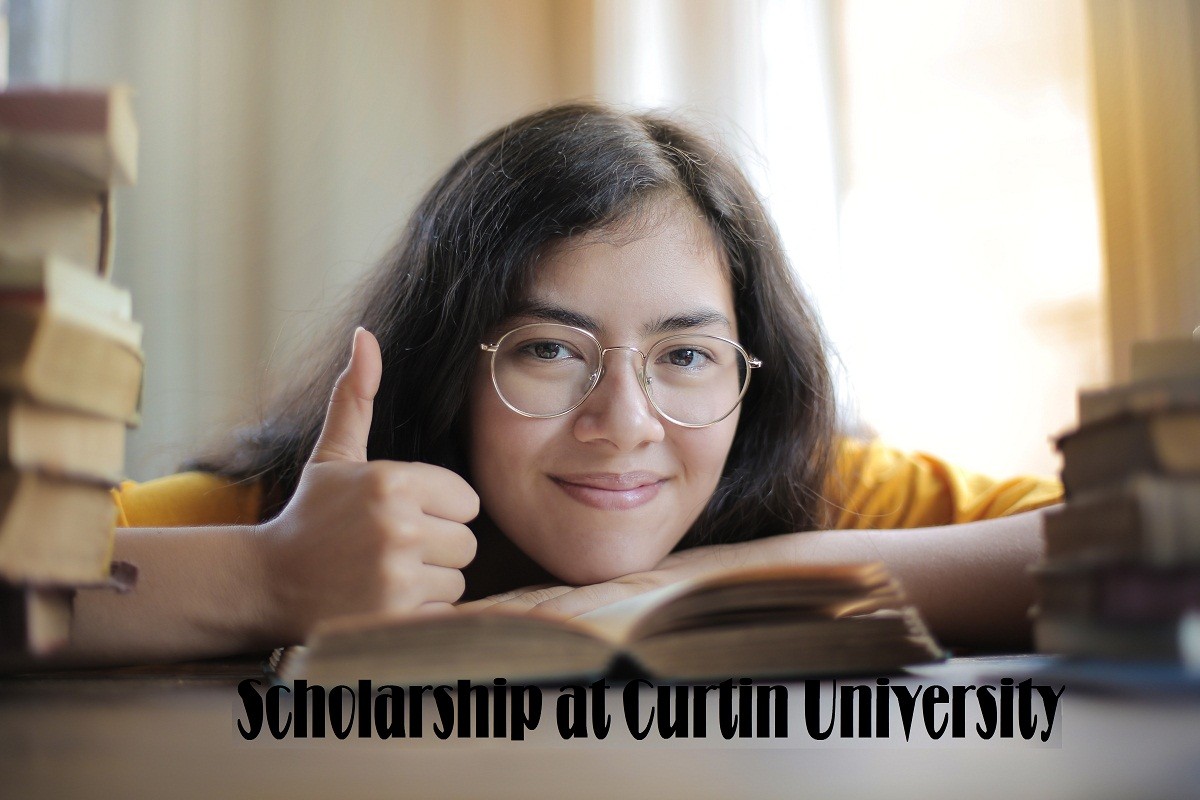 HDR scholarship